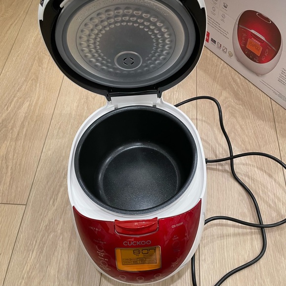 Cuckoo Red Rice Cooker - Picture 2 of 4